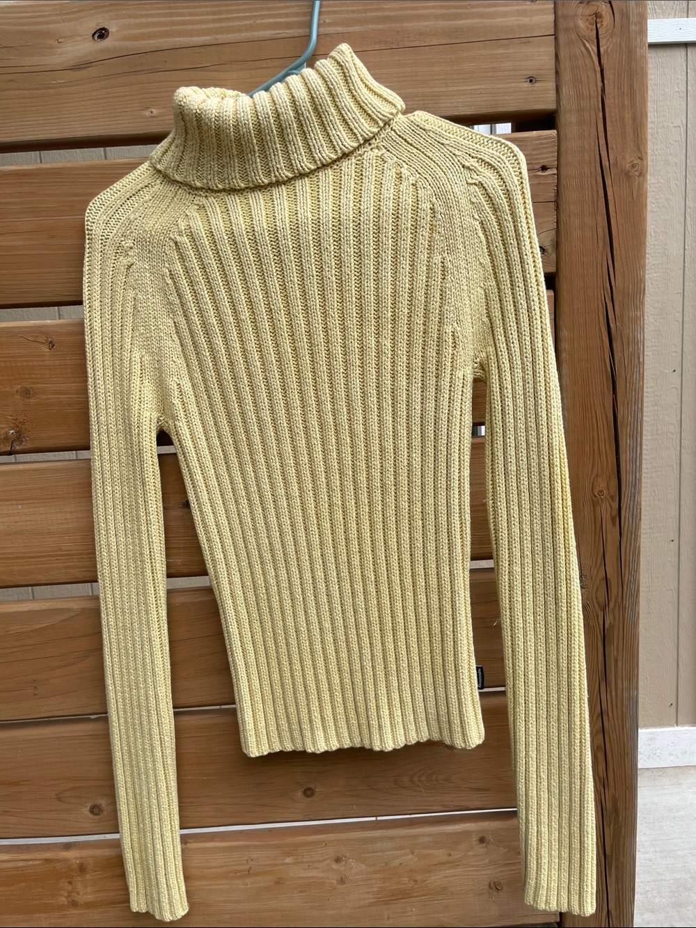 Vintage Abercrombie & Fitch Pale Yellow Ribbed Turtleneck Sweater